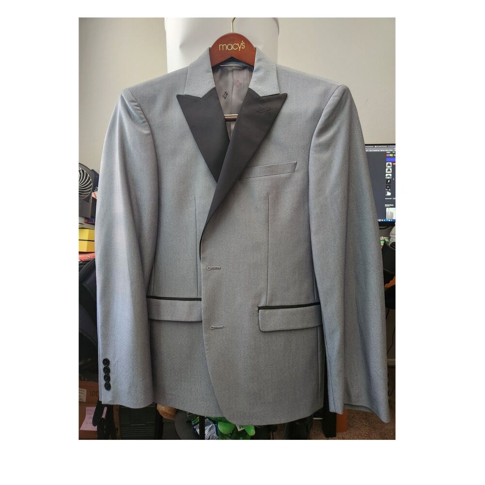 Ryan Seacrest Distinction Gray/Black Peak Lapel Slim 2-Button Tuxedo 38S
